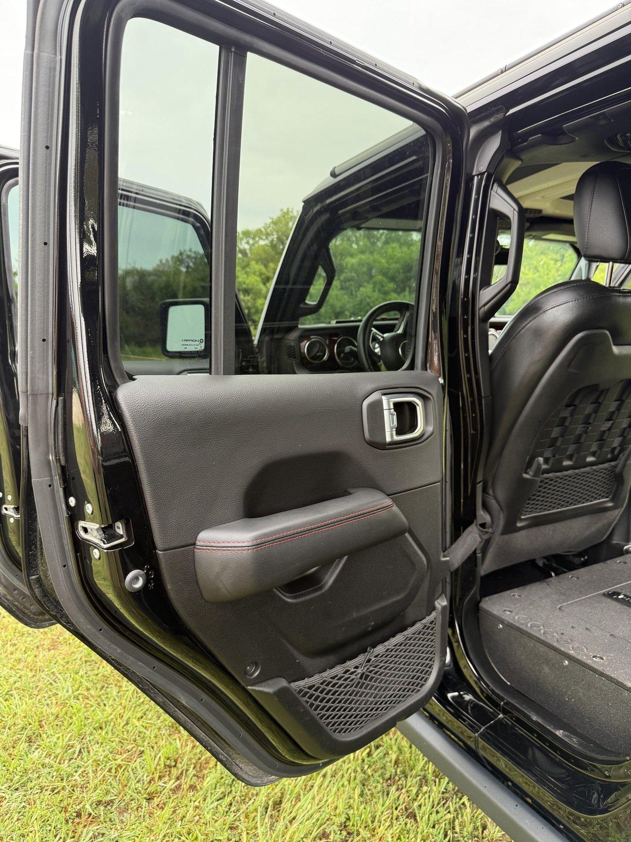 HEMI V8-Powered 2022 Jeep Gladiator