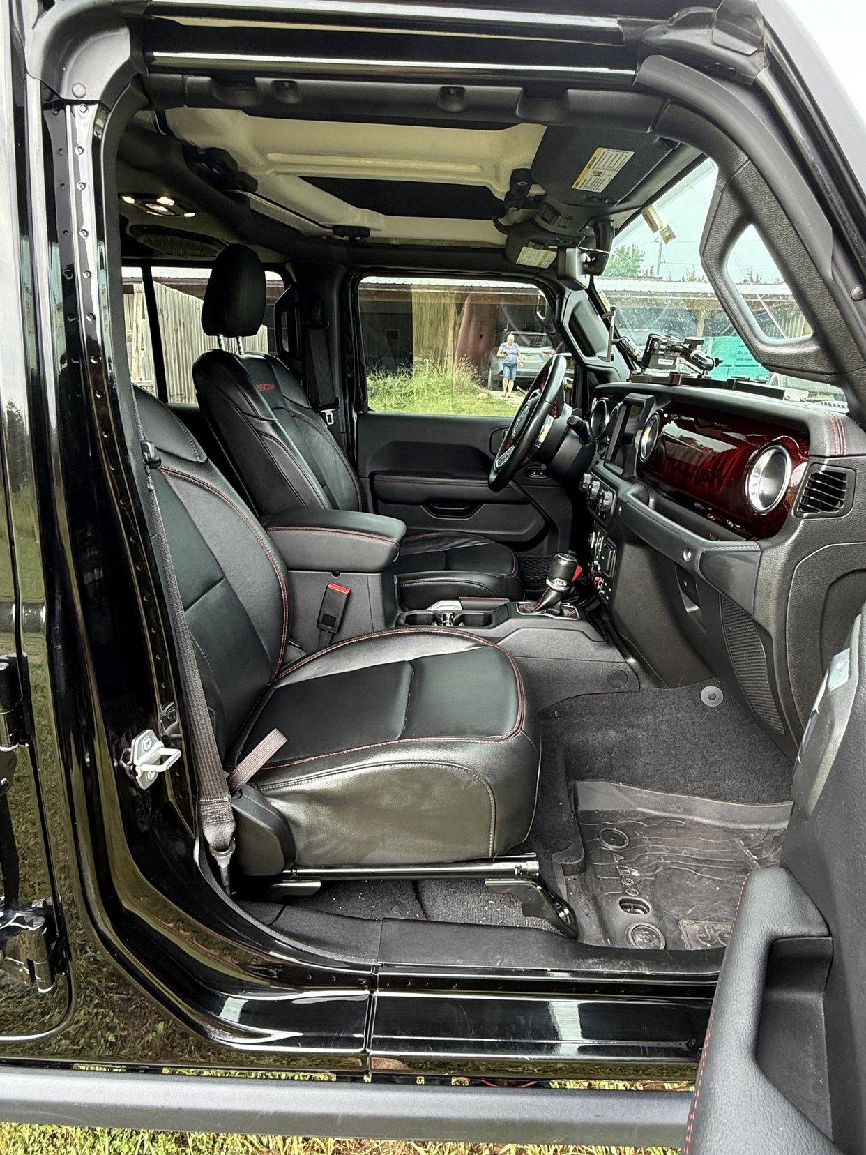 HEMI V8-Powered 2022 Jeep Gladiator