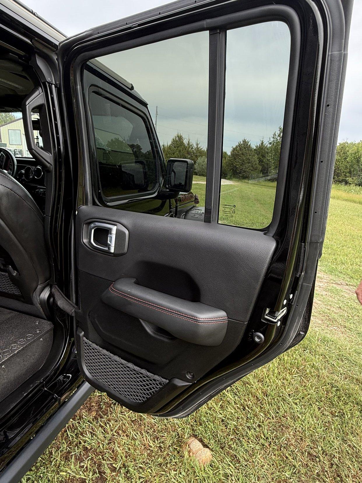 HEMI V8-Powered 2022 Jeep Gladiator