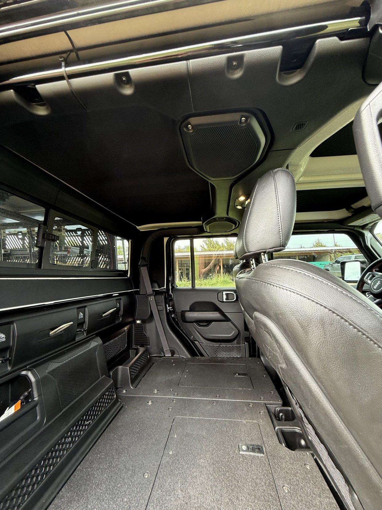 HEMI V8-Powered 2022 Jeep Gladiator