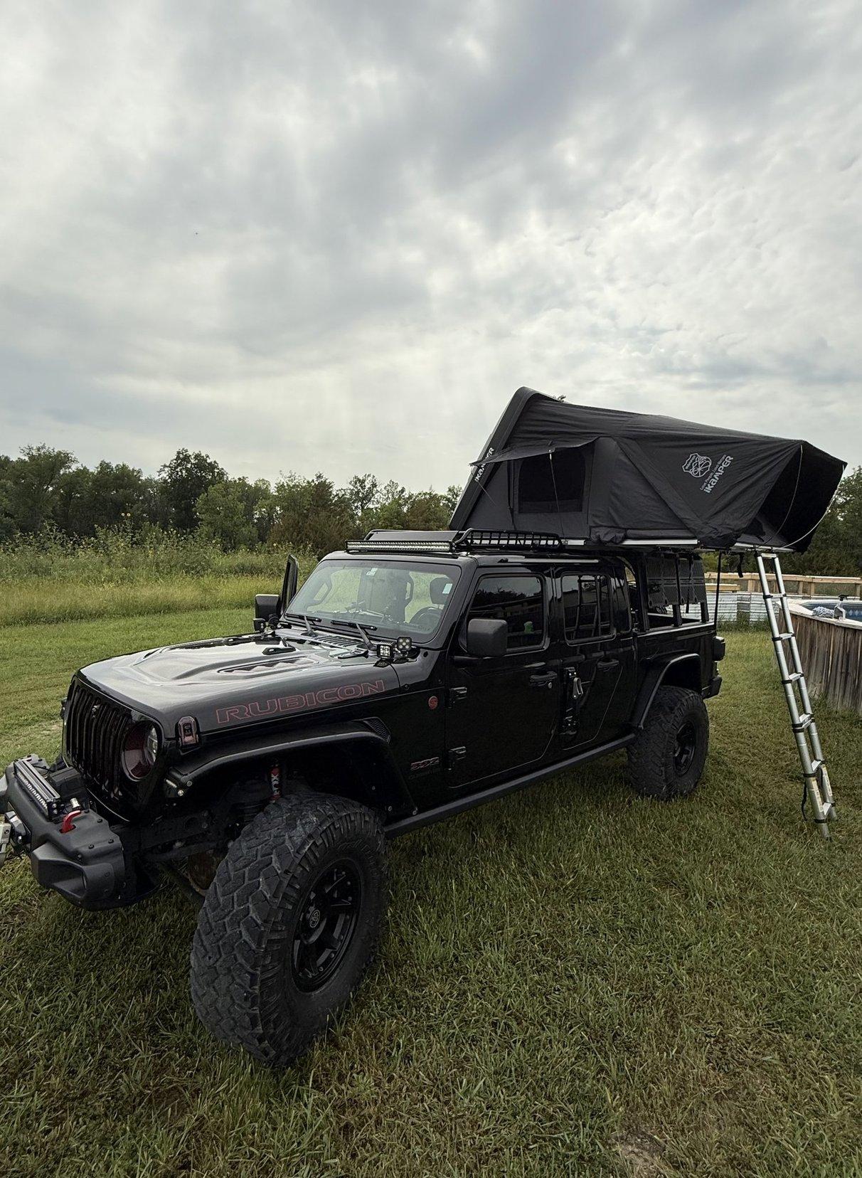 HEMI V8-Powered 2022 Jeep Gladiator