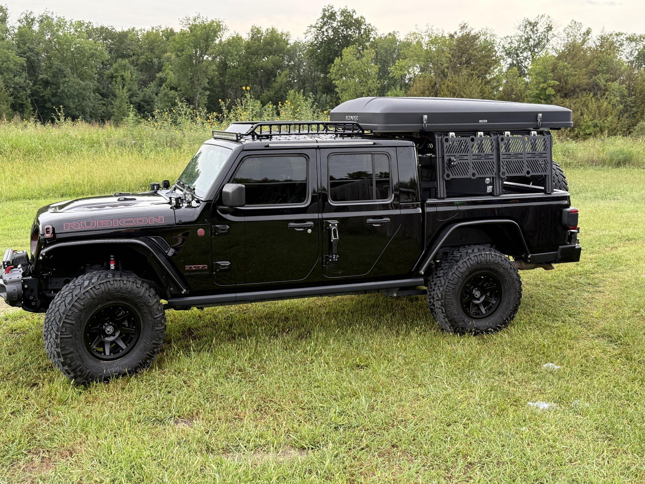 HEMI V8-Powered 2022 Jeep Gladiator