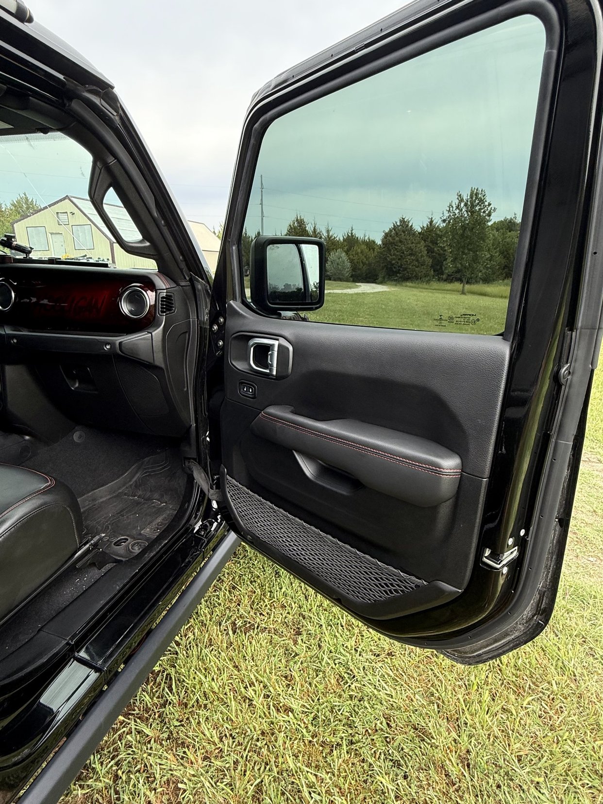 HEMI V8-Powered 2022 Jeep Gladiator
