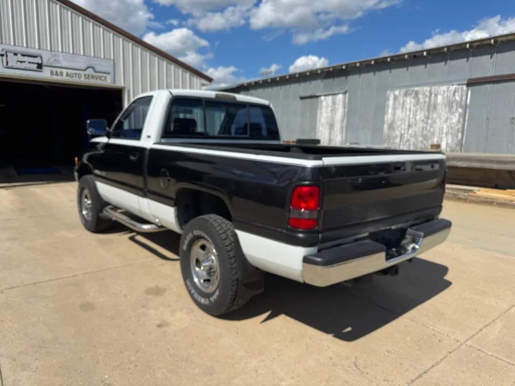 1997 Dodge Ram 1500 LT - 3