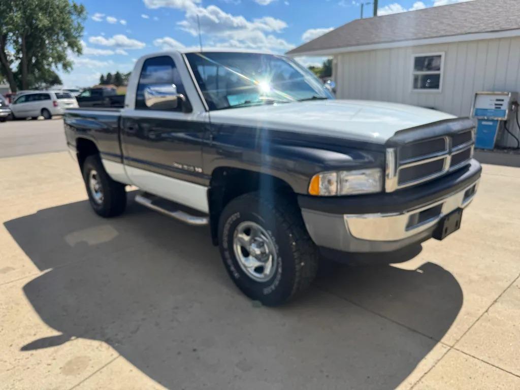 1997 Dodge Ram 1500 LT - 4