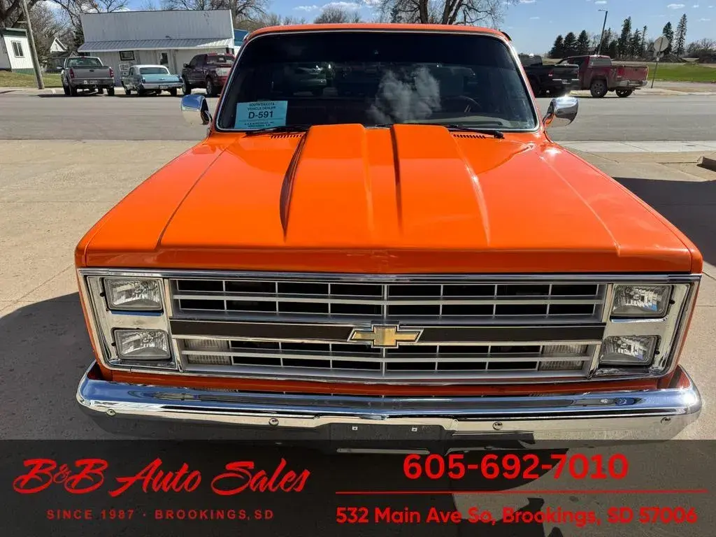 1985 Chevrolet C10 Shortbox Details