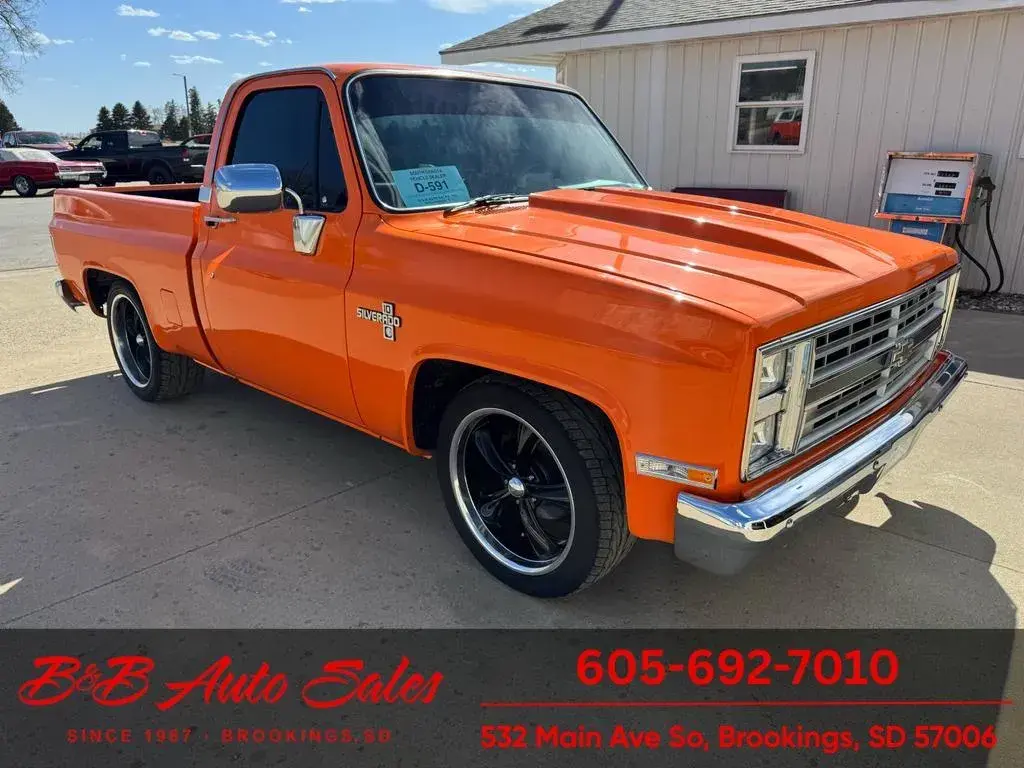 1985 Chevrolet C10 Shortbox Details - 3