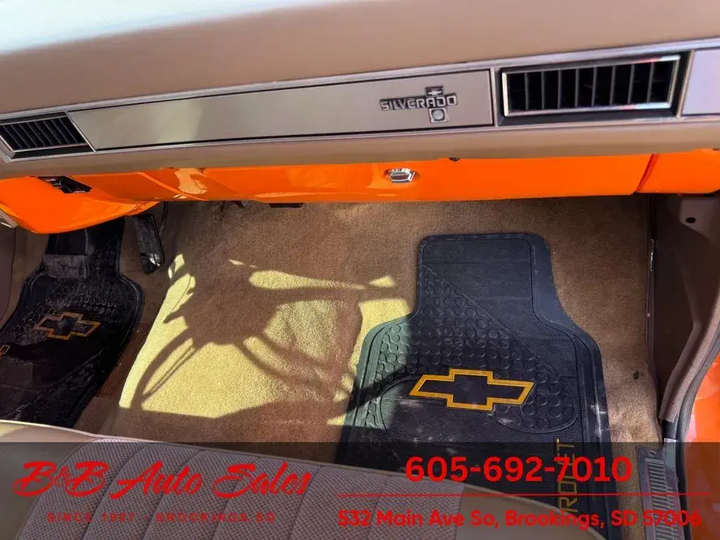 1985 Chevrolet C10 Shortbox Details