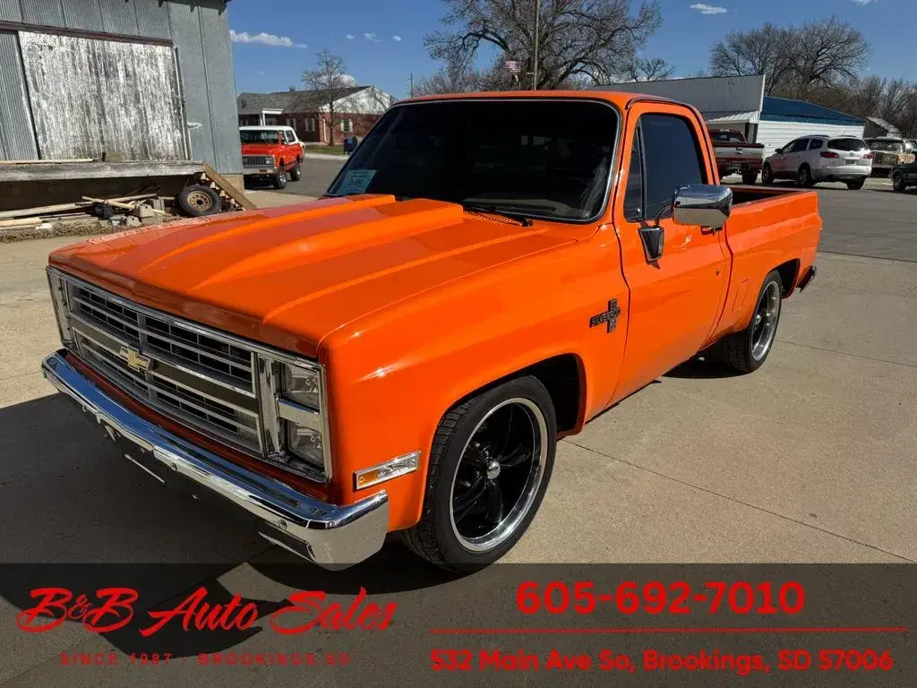 1985 Chevrolet C10 Shortbox Details - 4