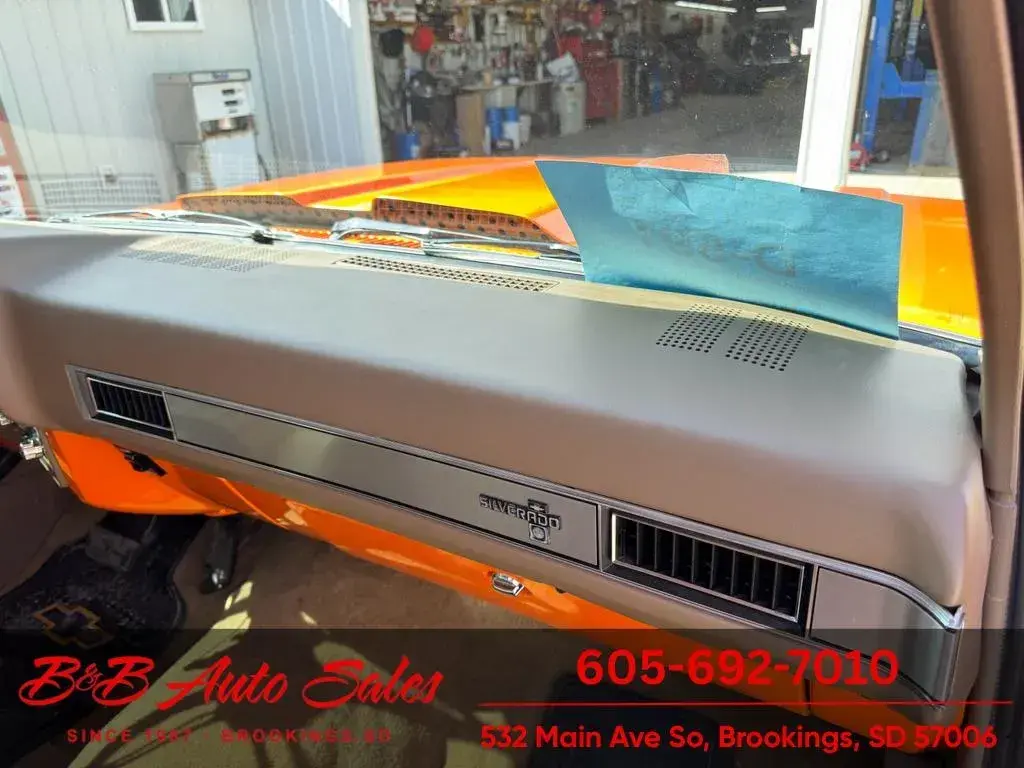 1985 Chevrolet C10 Shortbox Details
