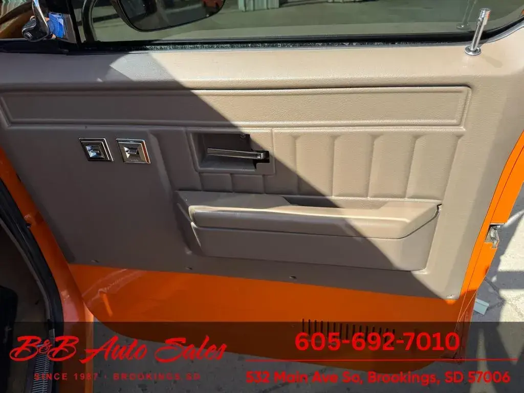 1985 Chevrolet C10 Shortbox Details