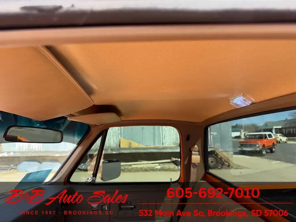 1985 Chevrolet C10 Shortbox Details
