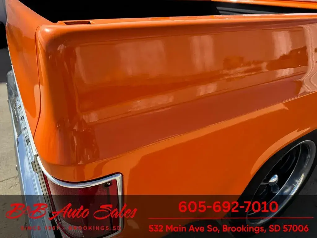 1985 Chevrolet C10 Shortbox Details