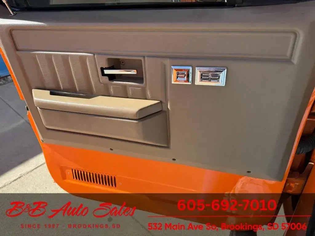 1985 Chevrolet C10 Shortbox Details