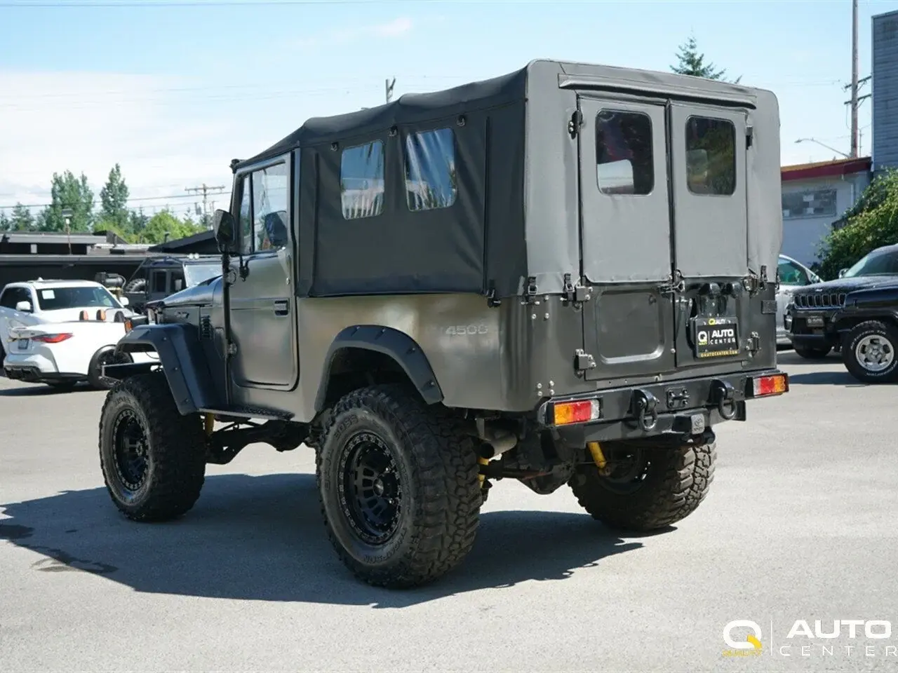 Restored 1984 Toyota Land Cruiser FJ43 - 5