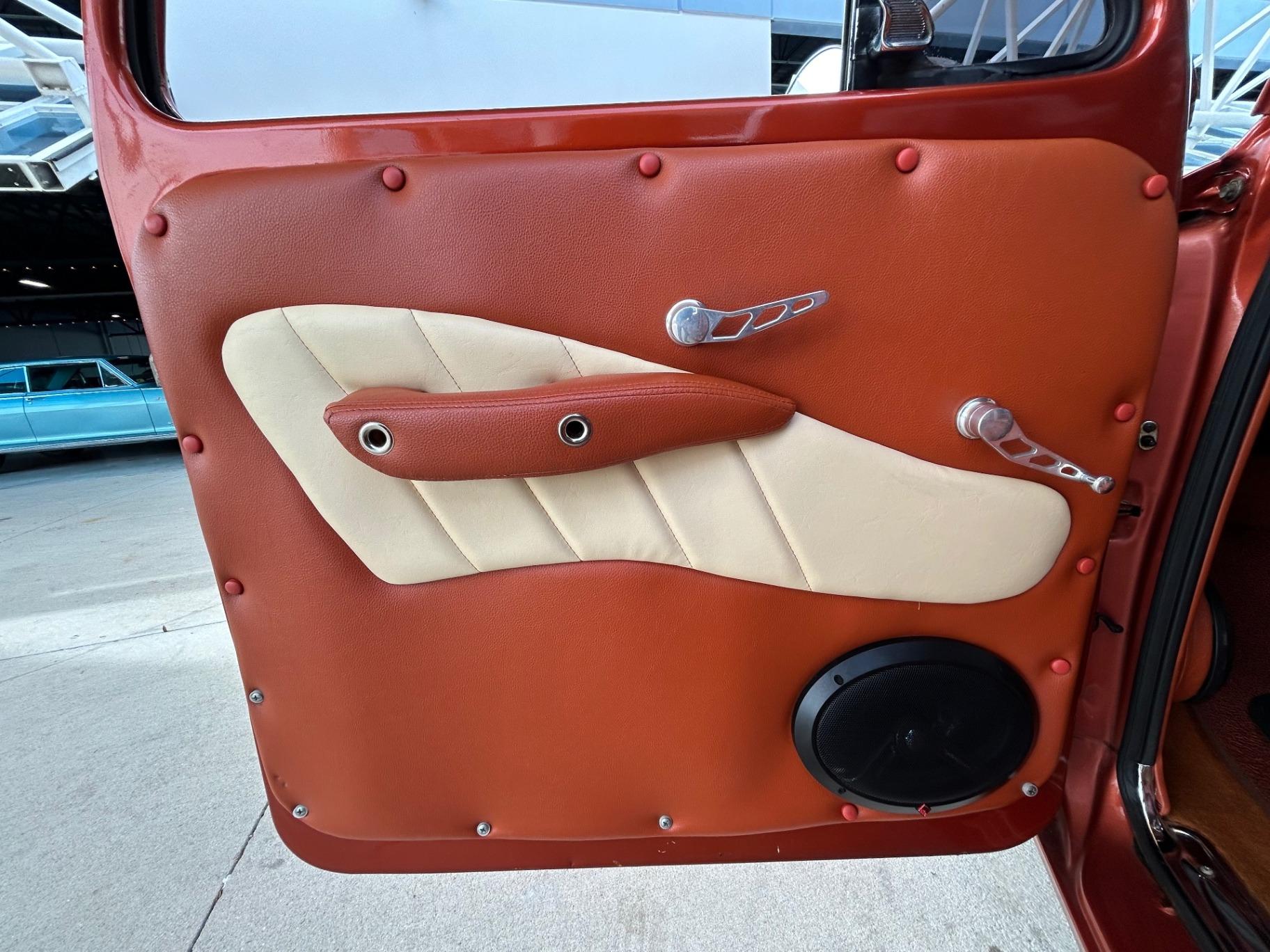 Custom 1965 Chevrolet C10 Pickup