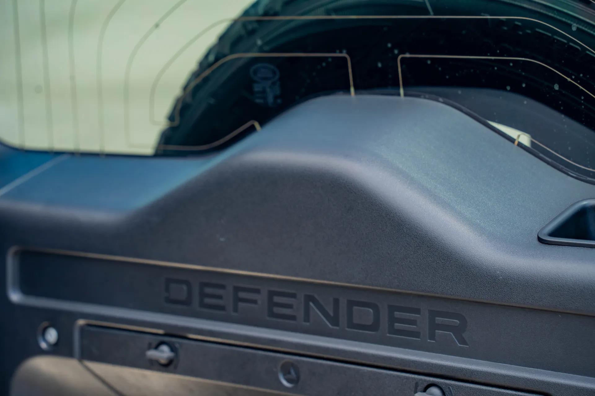 2023 Land Rover Defender 90 X-Dynamic SE