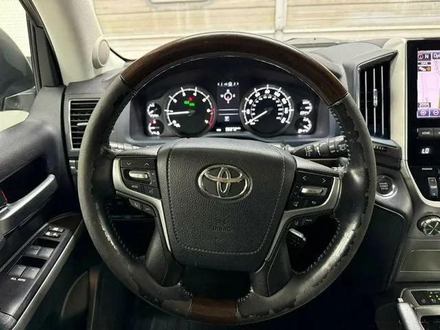 2019 Toyota Land Cruiser