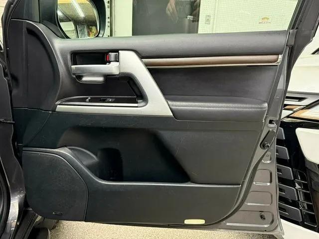 2019 Toyota Land Cruiser