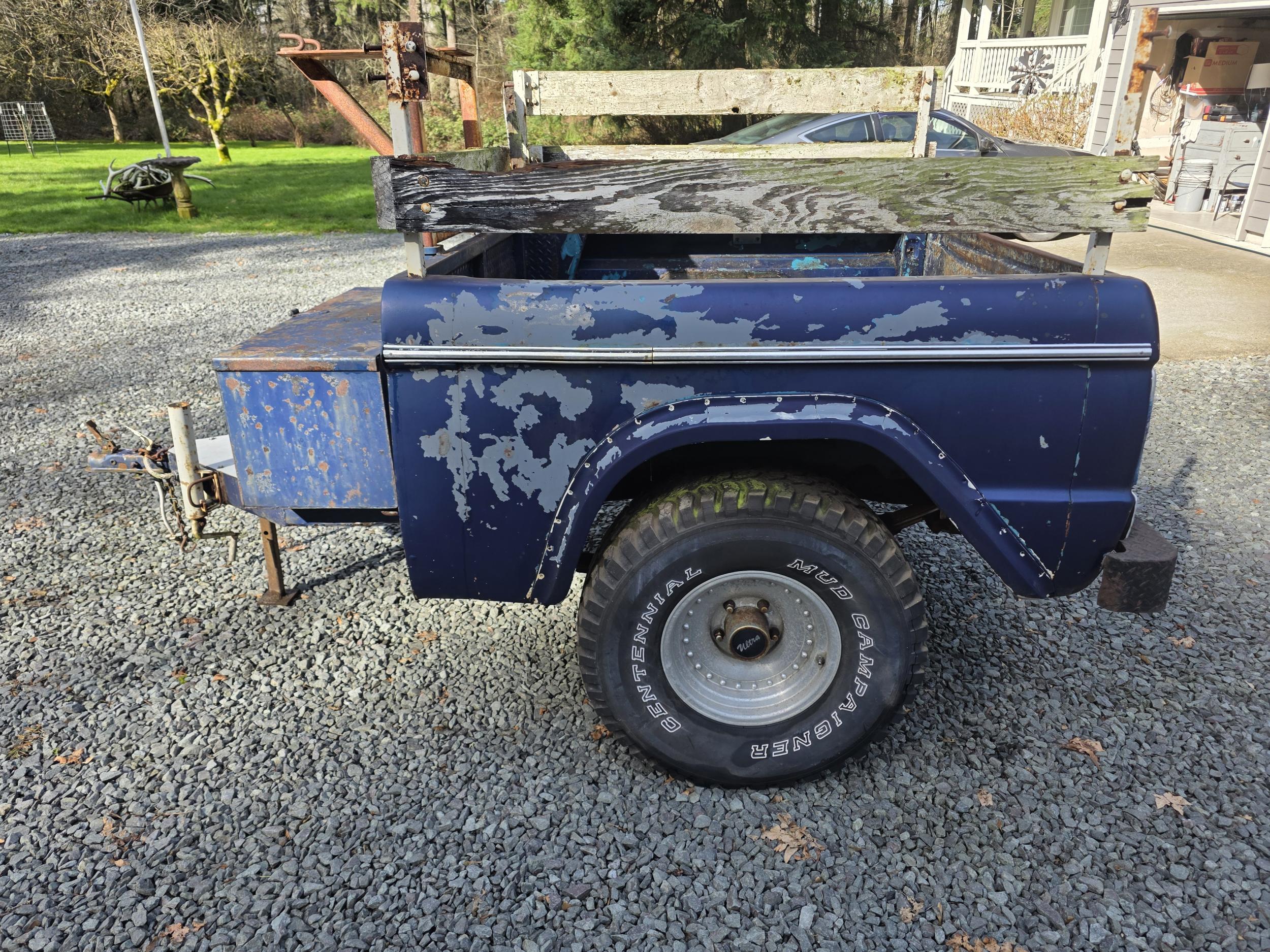 1975 Ford Bronco + Trailer