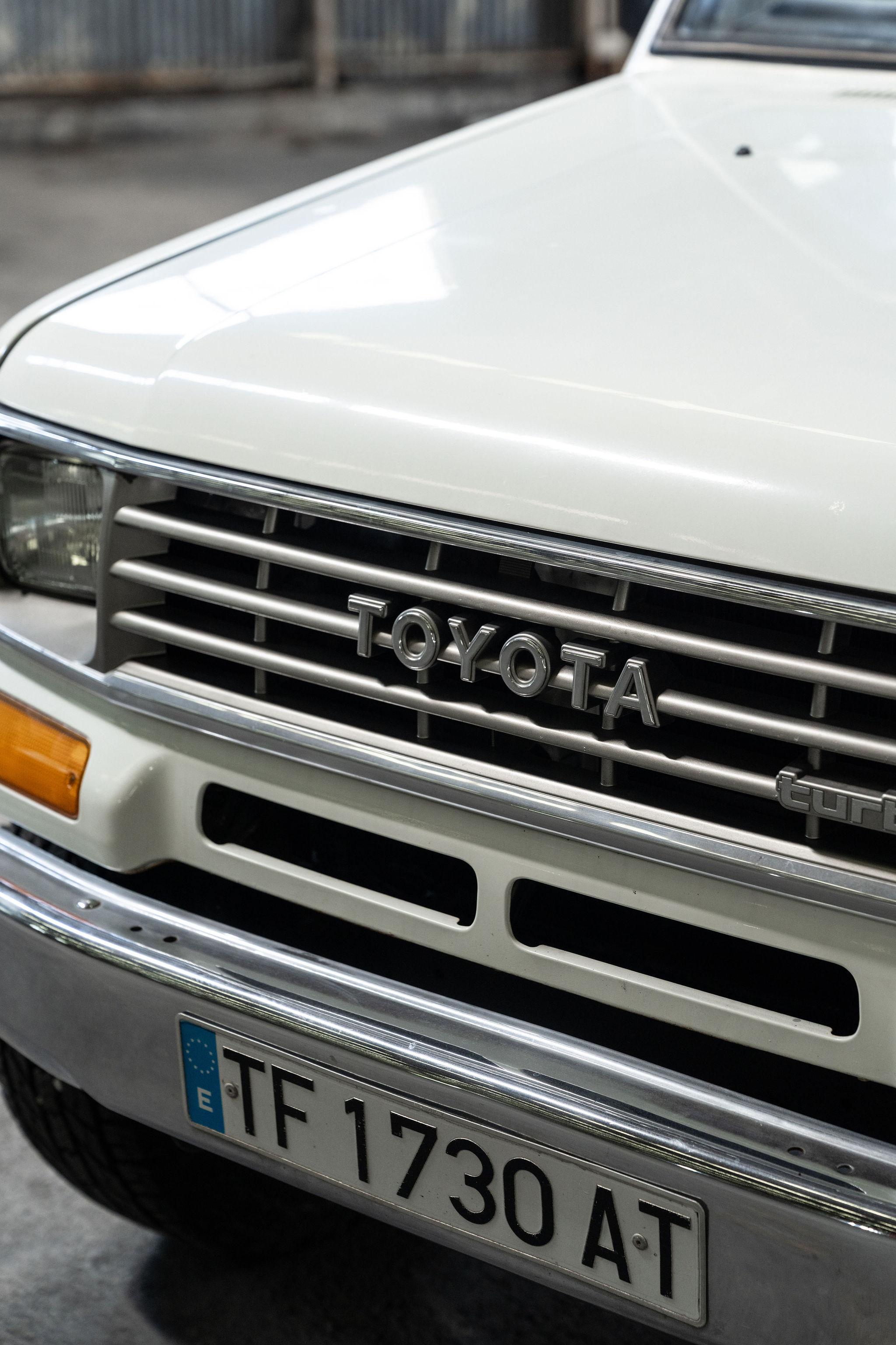 1991 Toyota Land Cruiser LJ77 LX