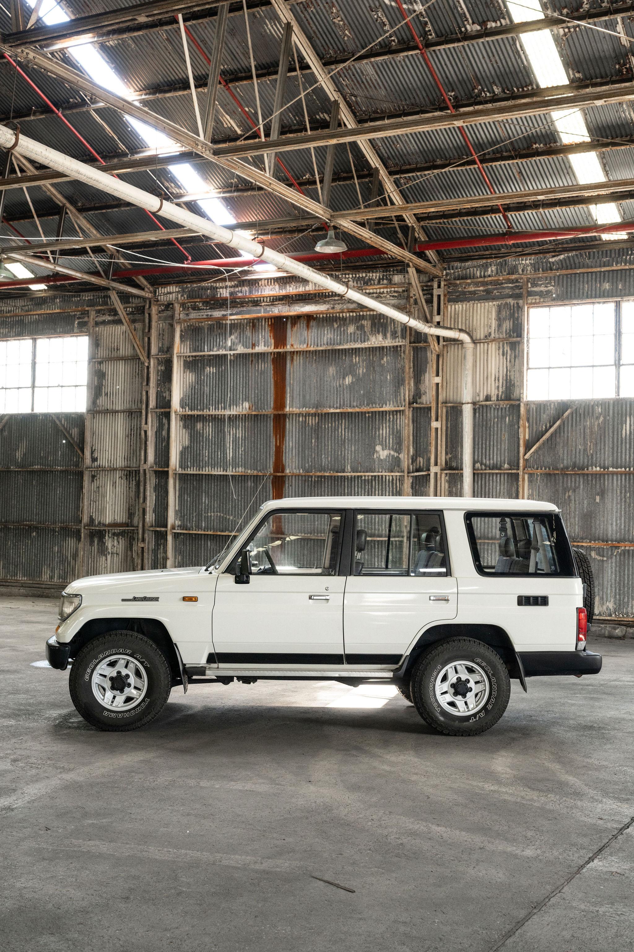 1991 Toyota Land Cruiser LJ77 LX