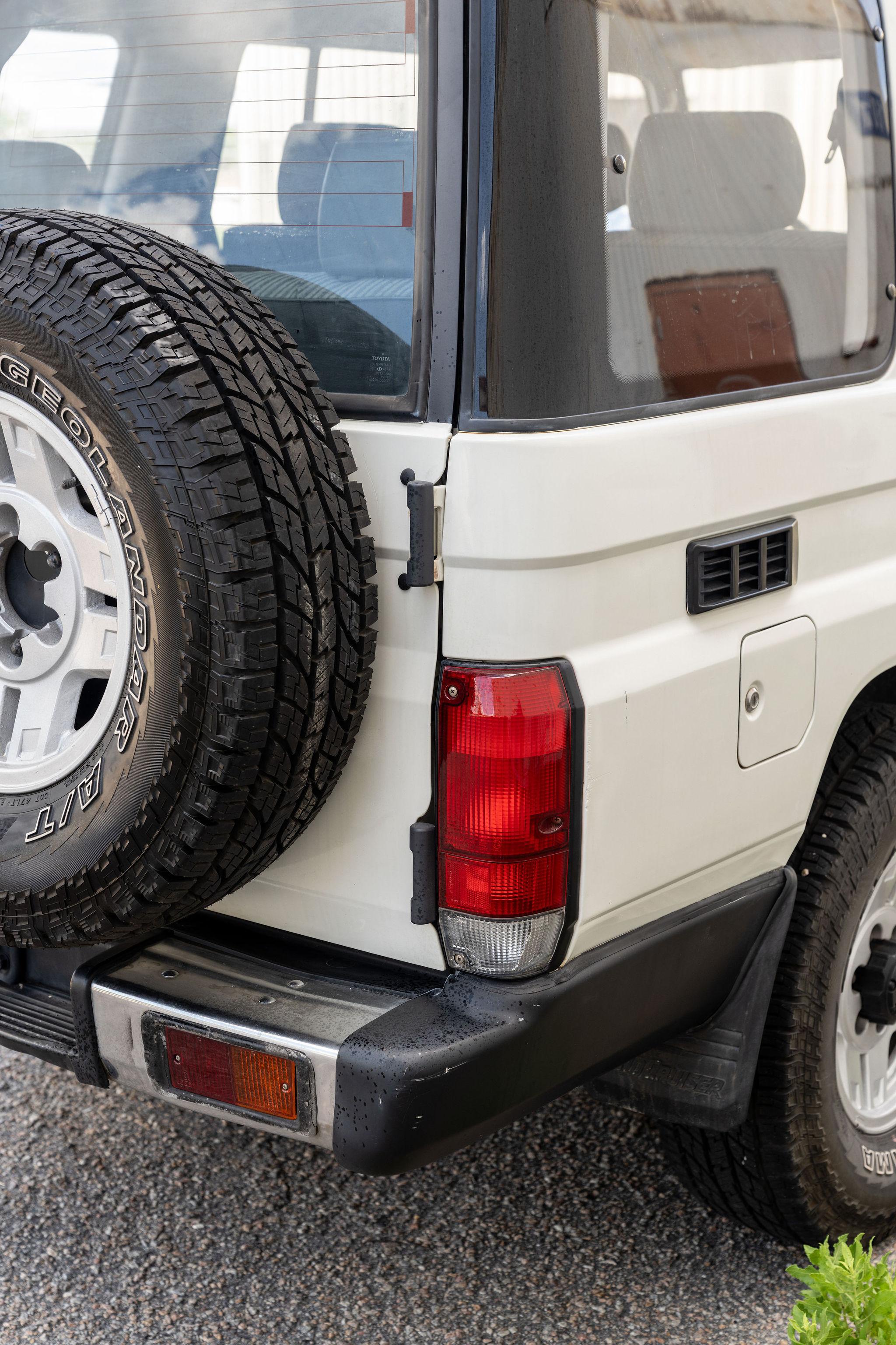 1991 Toyota Land Cruiser LJ77 LX