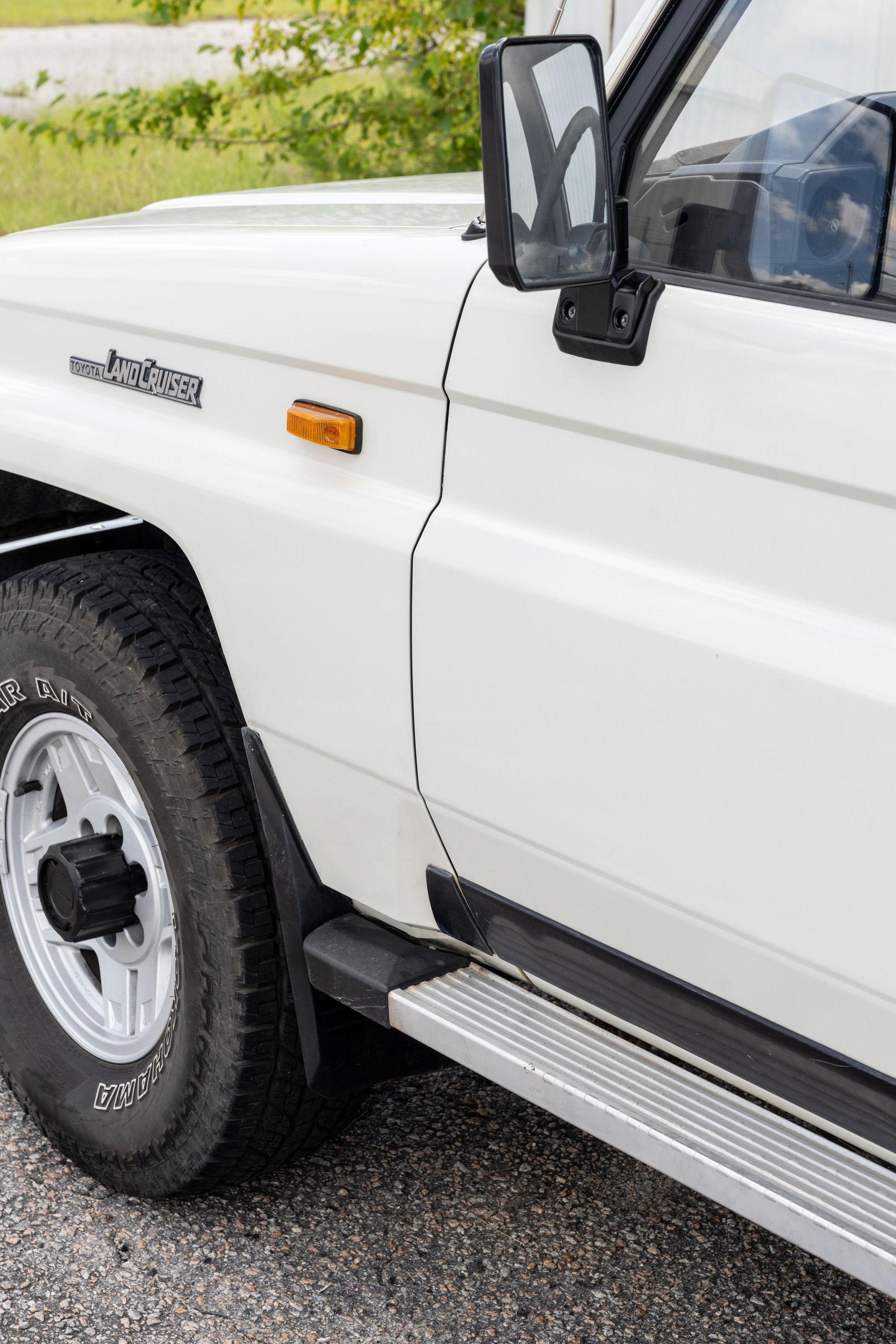 1991 Toyota Land Cruiser LJ77 LX