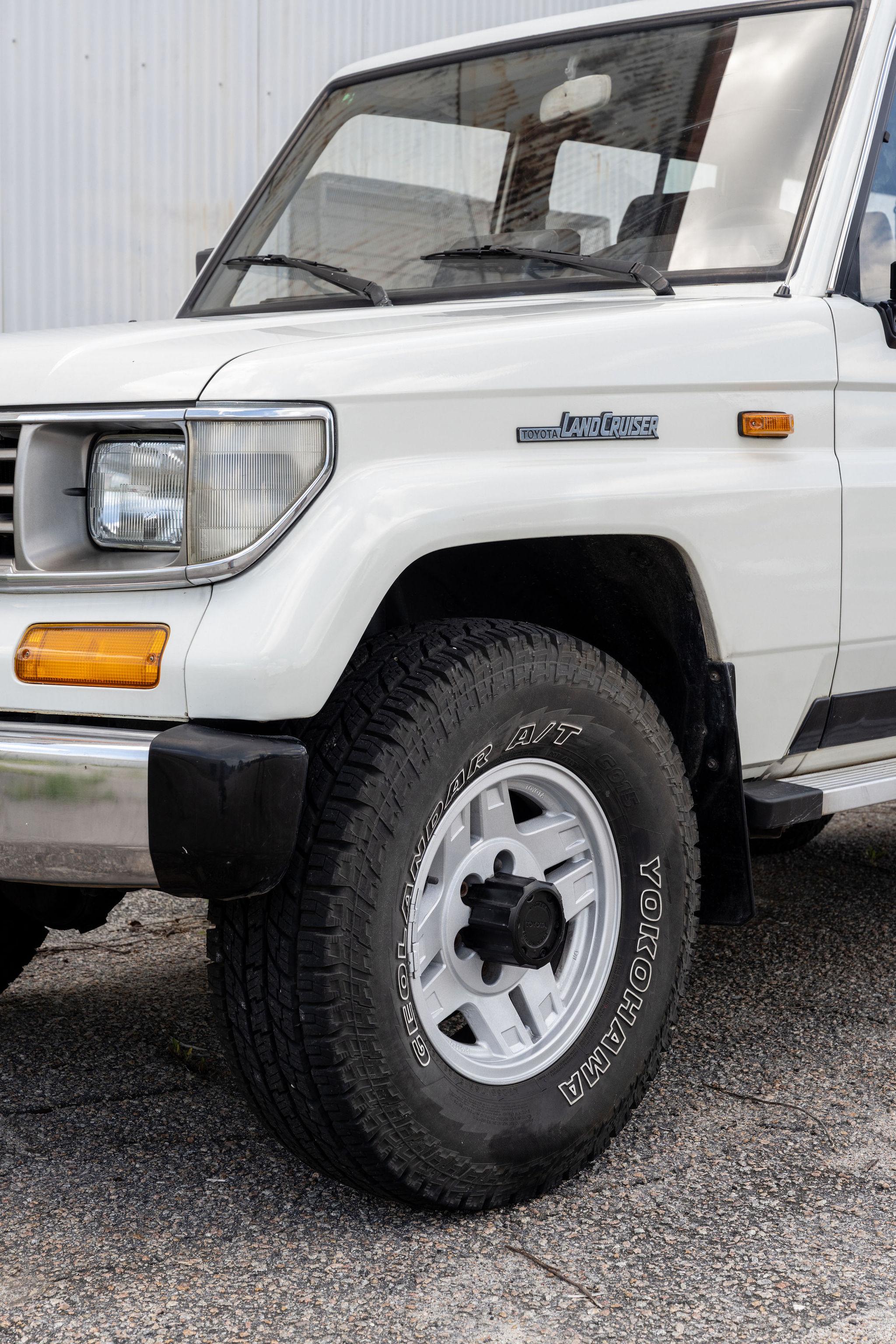 1991 Toyota Land Cruiser LJ77 LX
