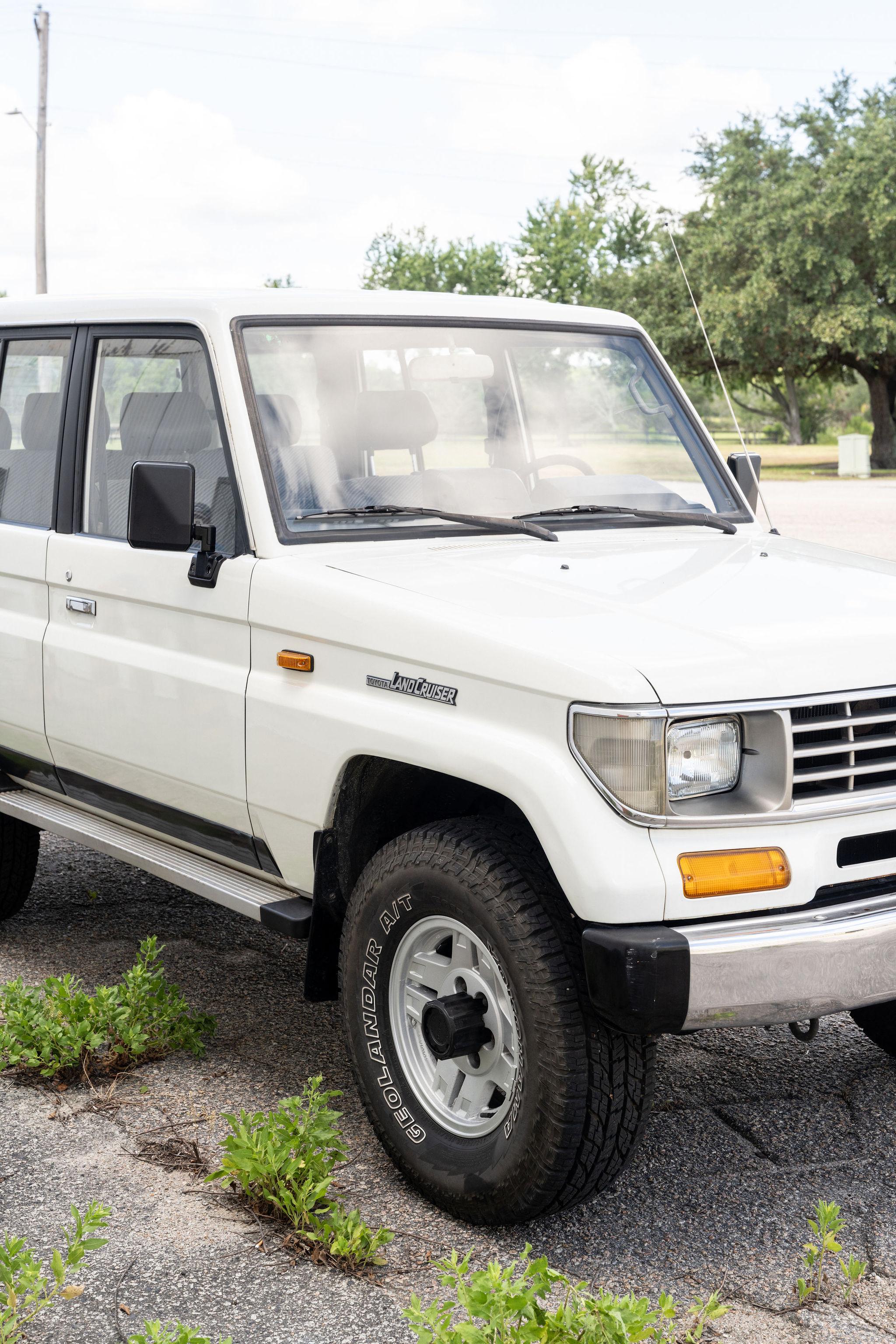 1991 Toyota Land Cruiser LJ77 LX