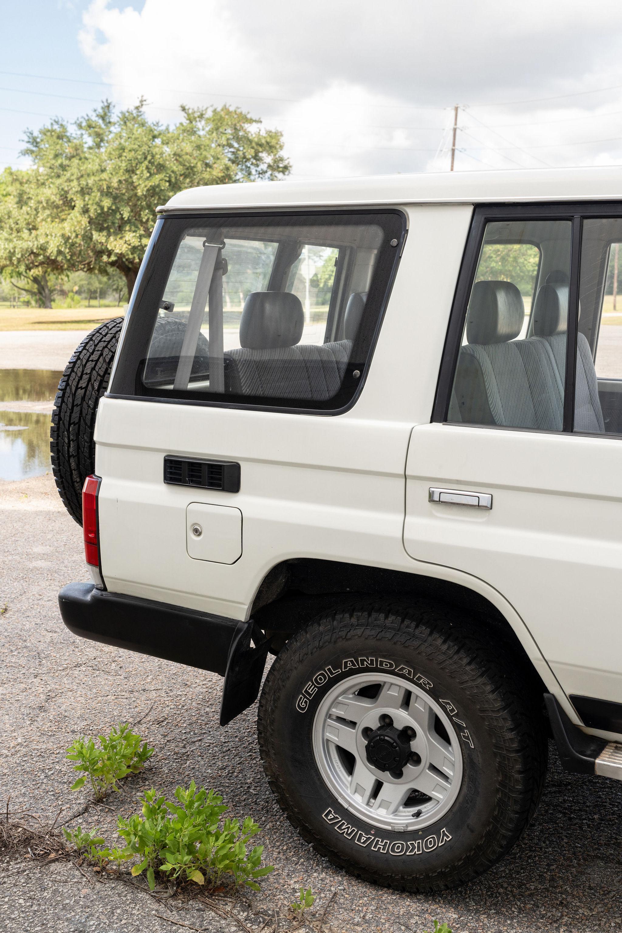 1991 Toyota Land Cruiser LJ77 LX