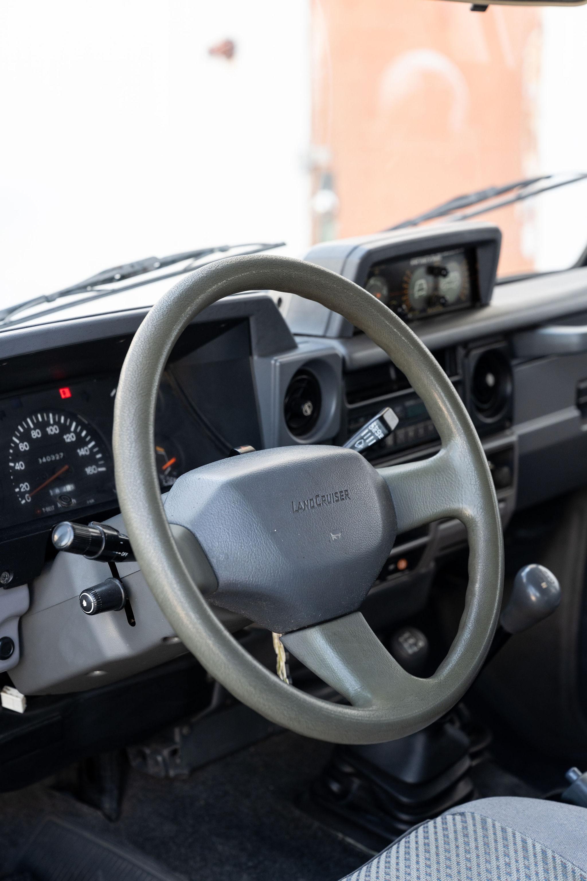 1991 Toyota Land Cruiser LJ77 LX