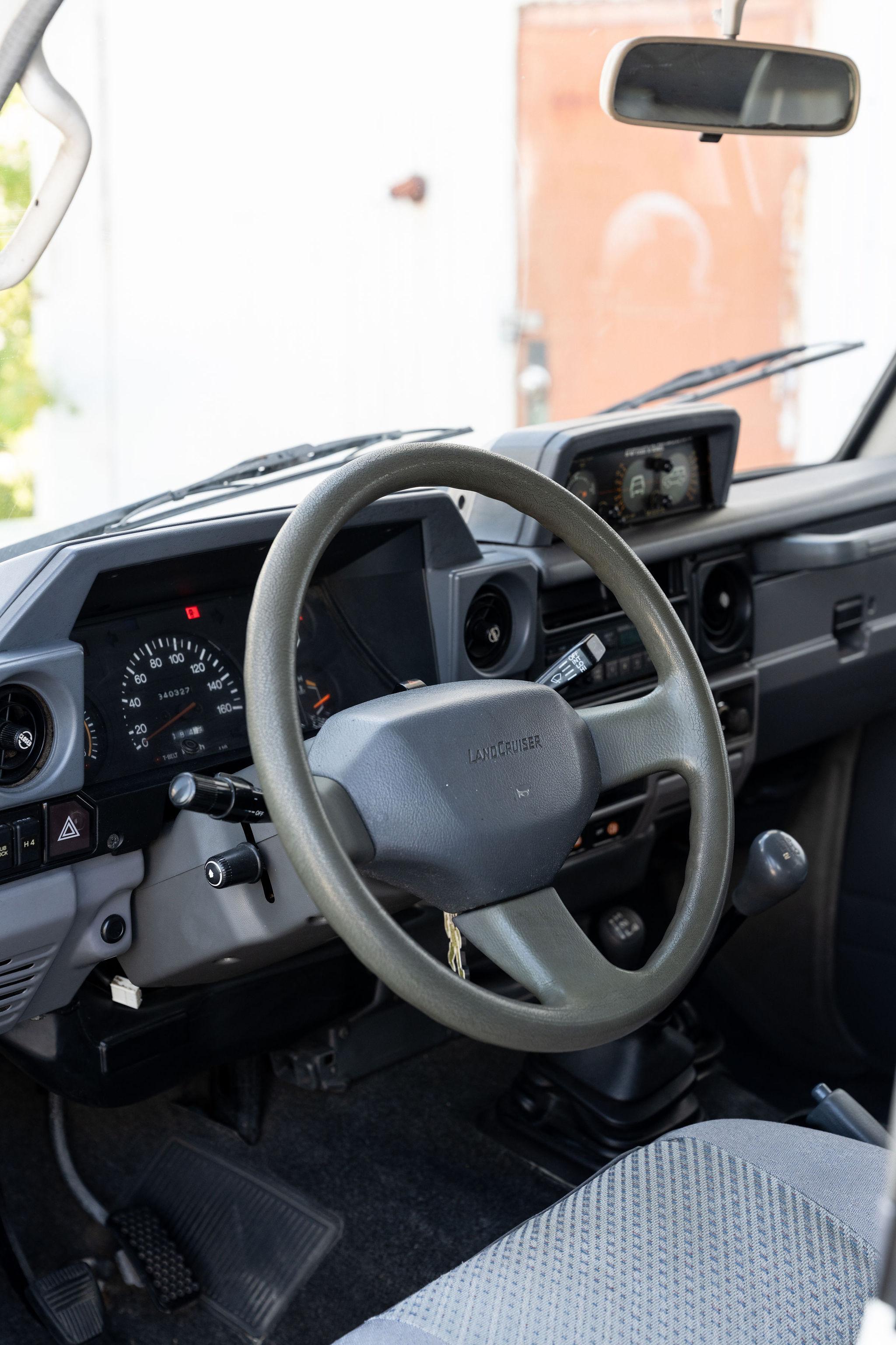 1991 Toyota Land Cruiser LJ77 LX