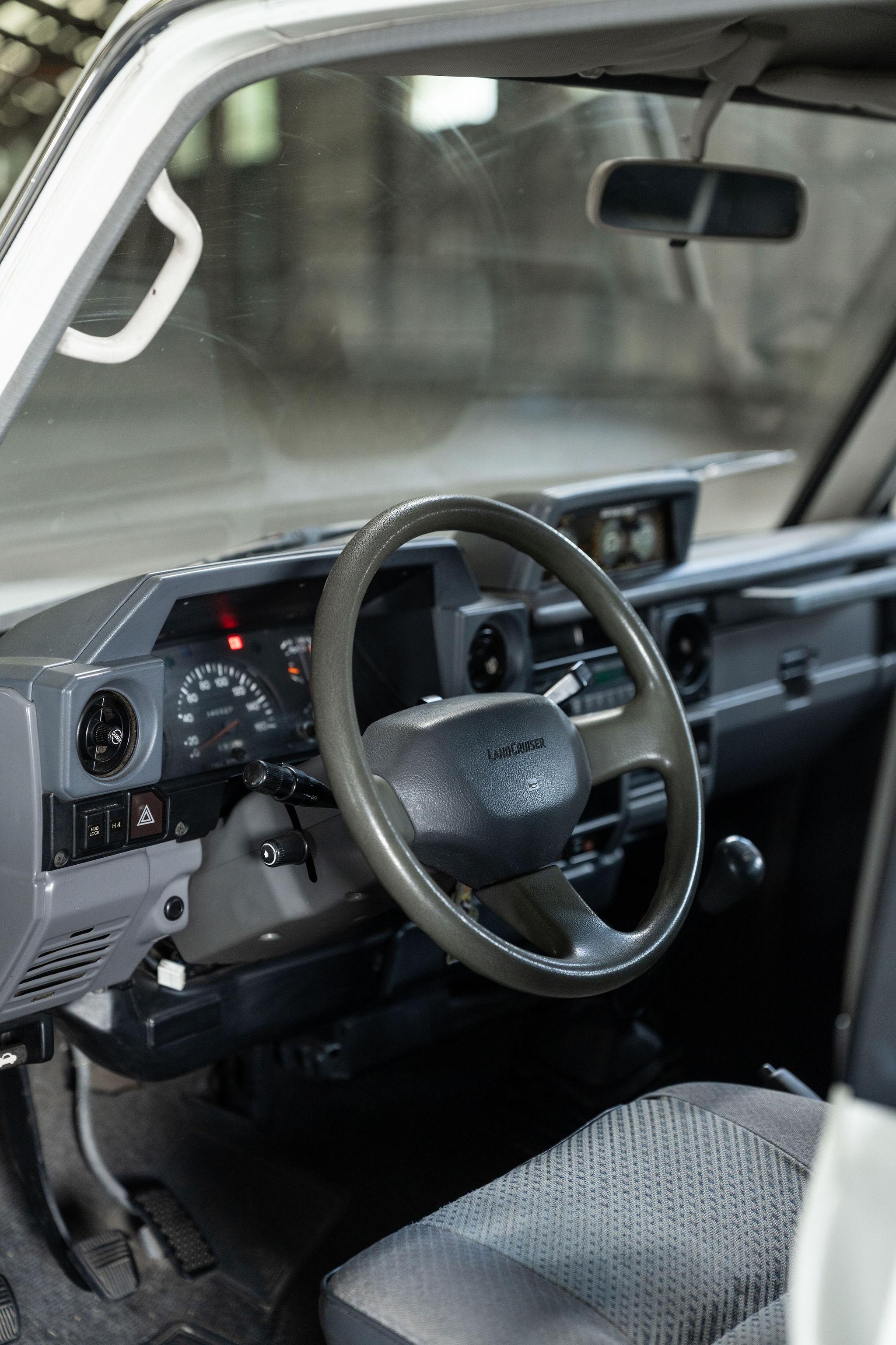 1991 Toyota Land Cruiser LJ77 LX