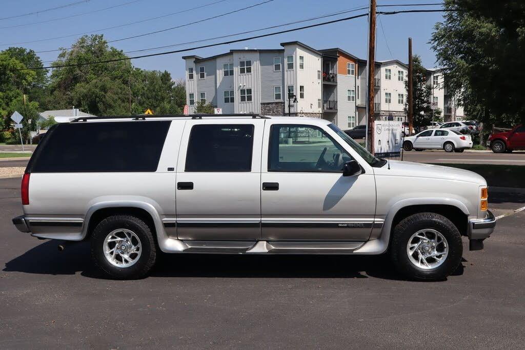 1999 GMC Suburban 1500 SL - 2