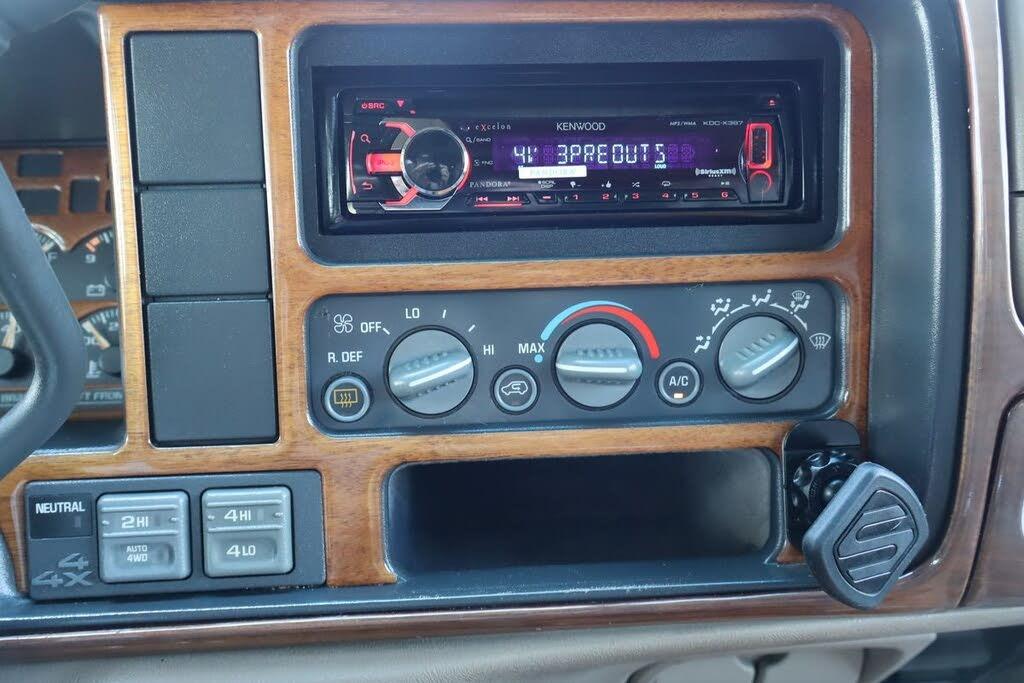 1999 GMC Suburban 1500 SL