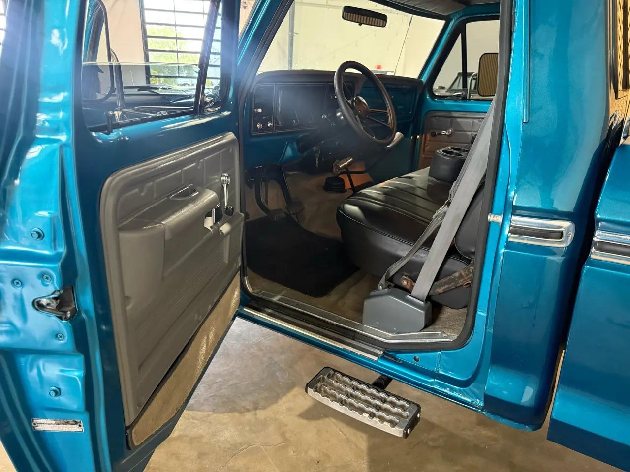 Restored 1975 Ford F-100