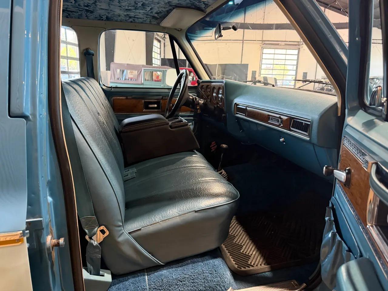 1977 Chevrolet K10 Suburban