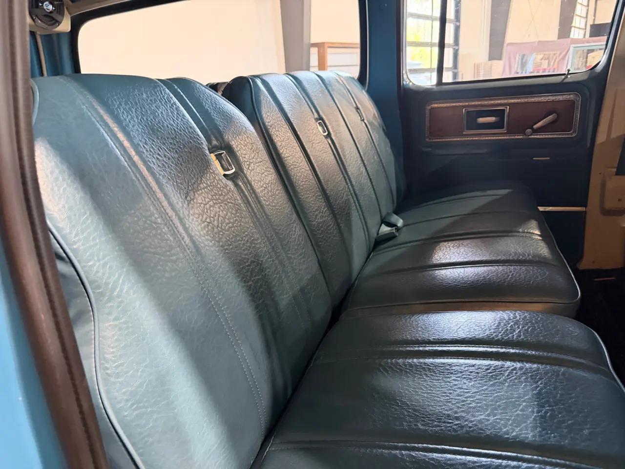 1977 Chevrolet K10 Suburban