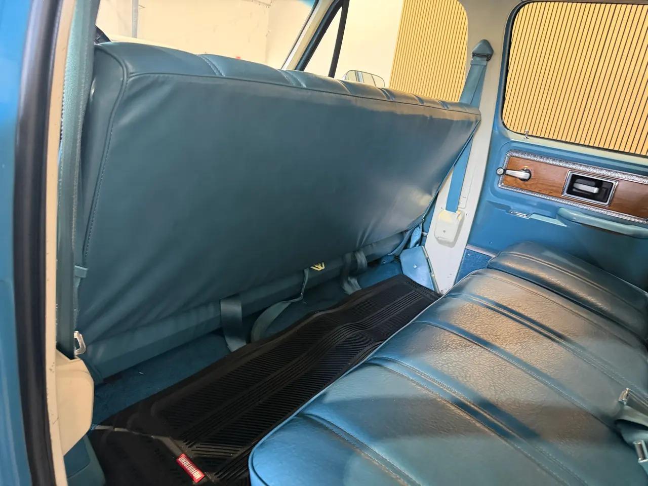 1977 Chevrolet K10 Suburban