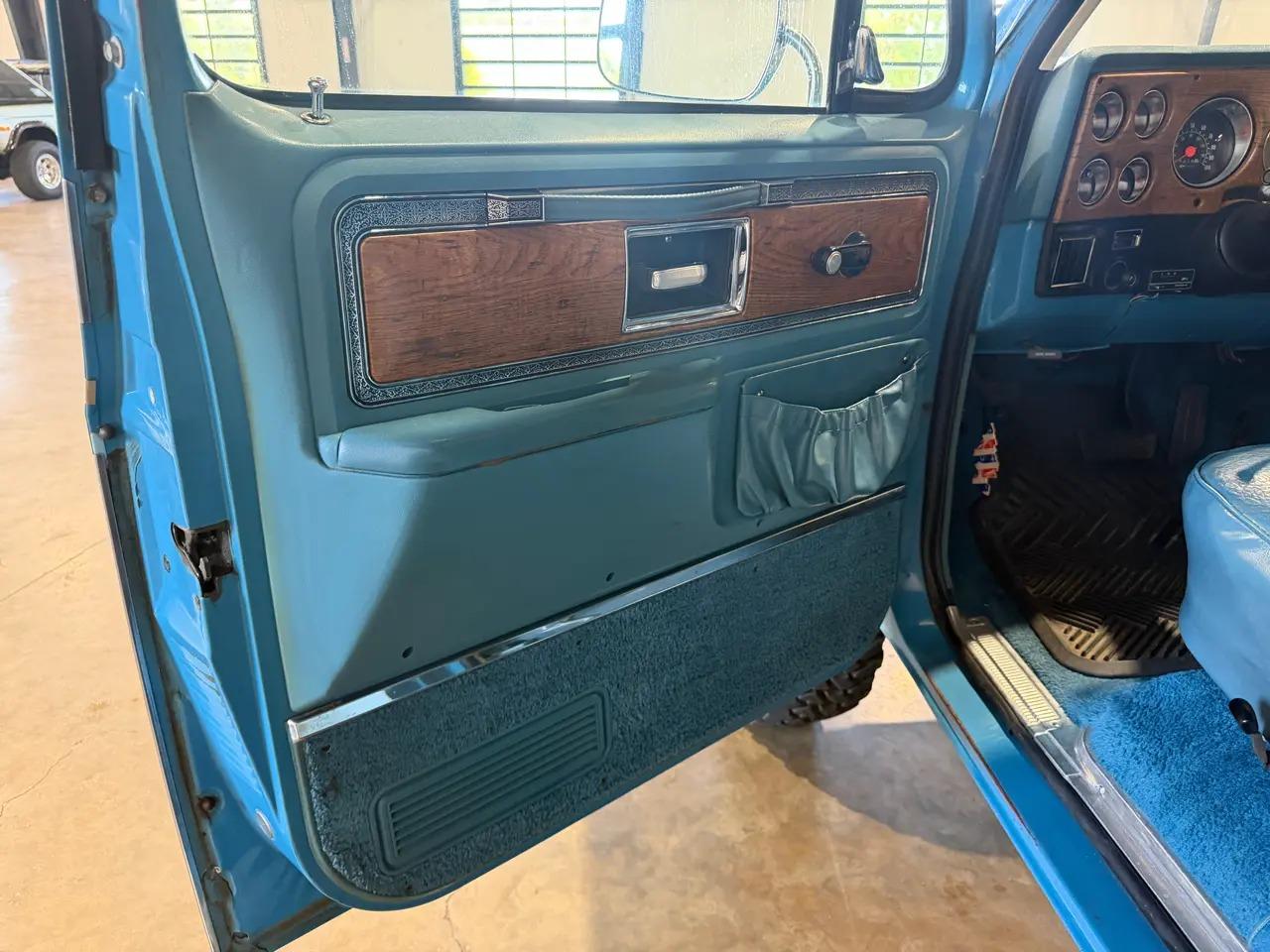 1977 Chevrolet K10 Suburban