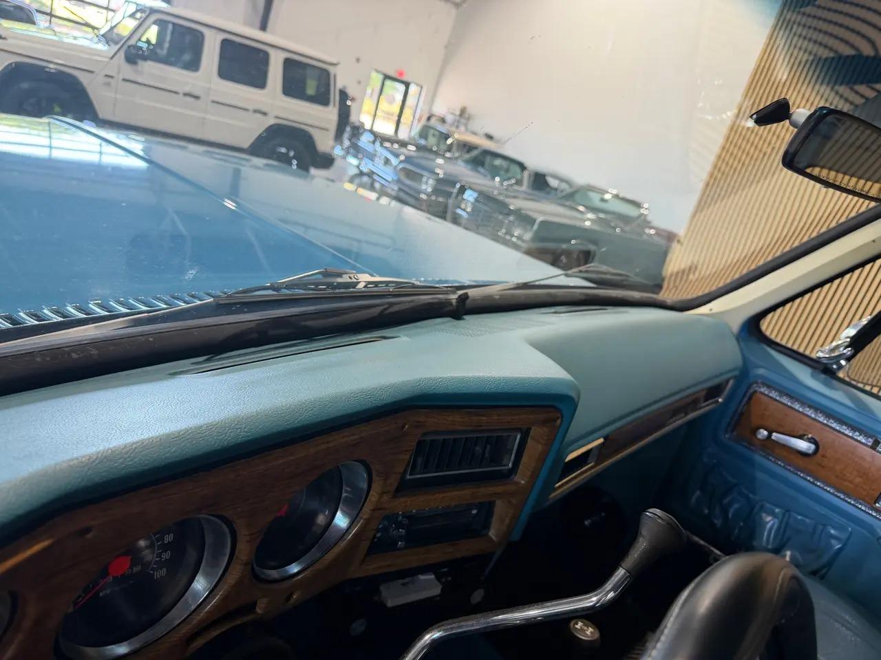 1977 Chevrolet K10 Suburban