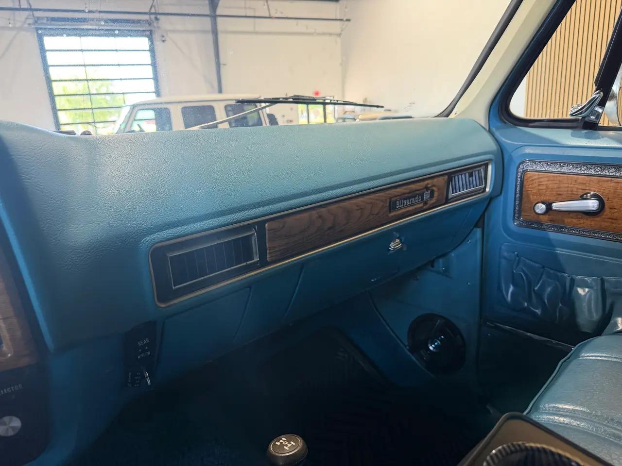 1977 Chevrolet K10 Suburban
