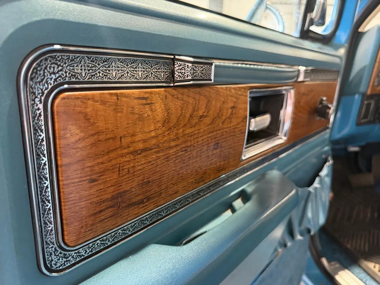 1977 Chevrolet K10 Suburban