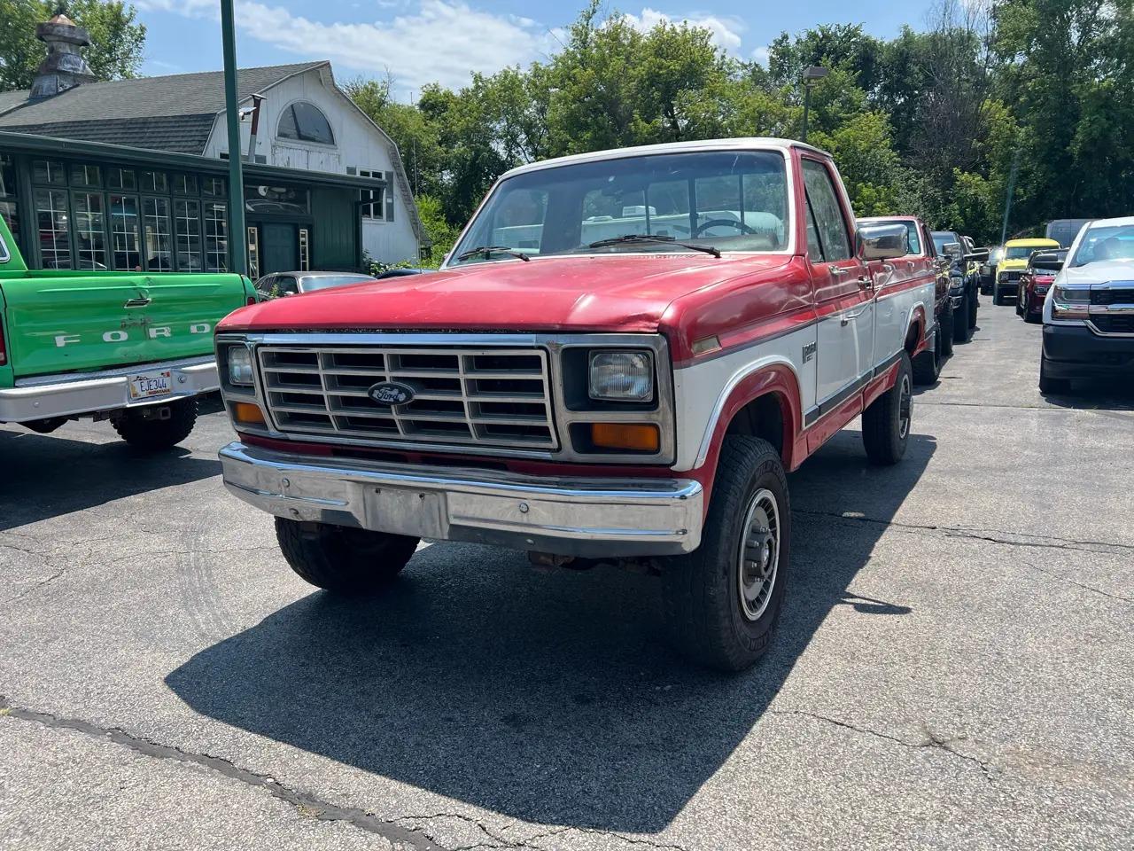 1986 Ford F-250 Lariat - 2