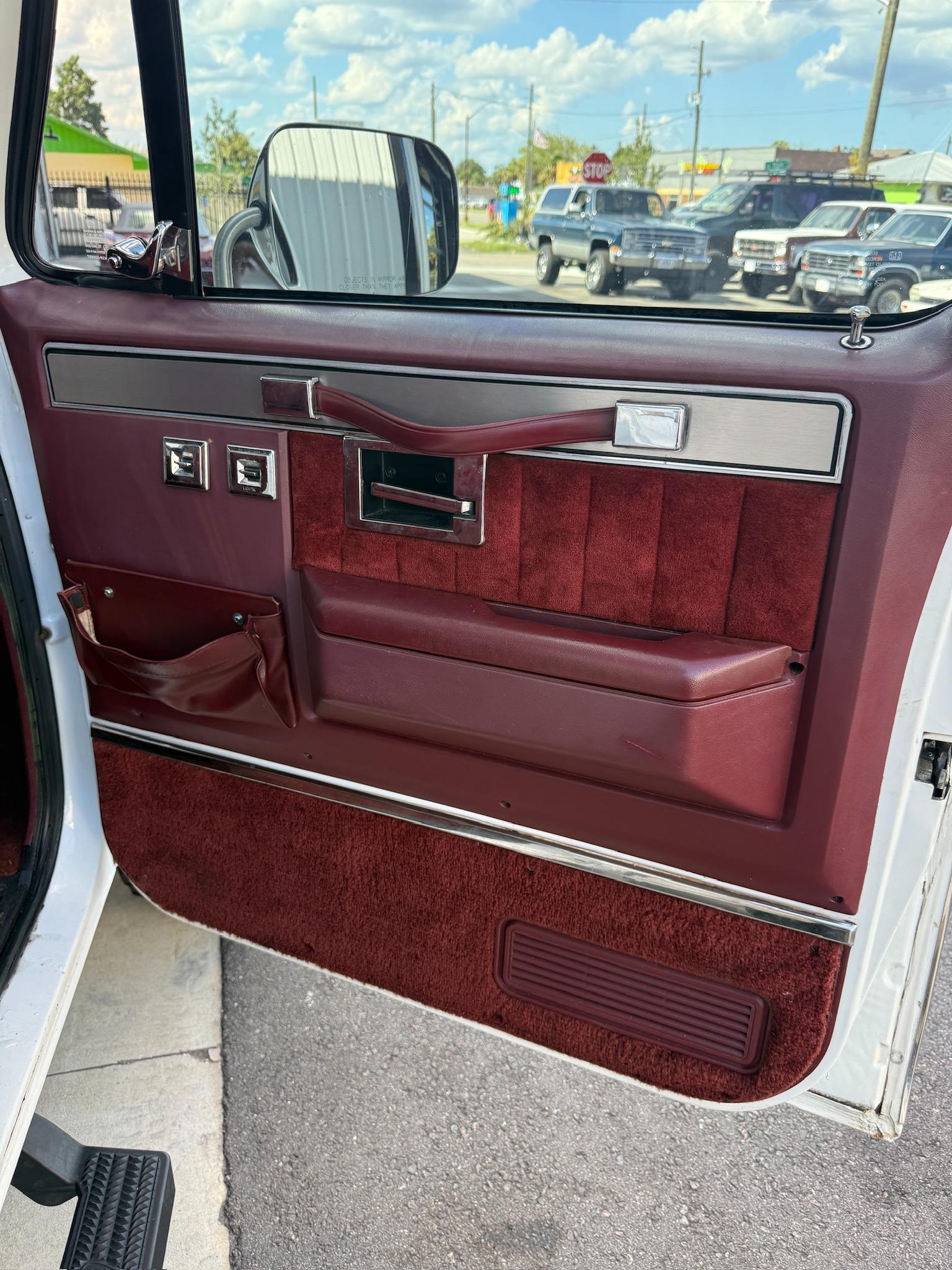 1987 Chevrolet Silverado V-10