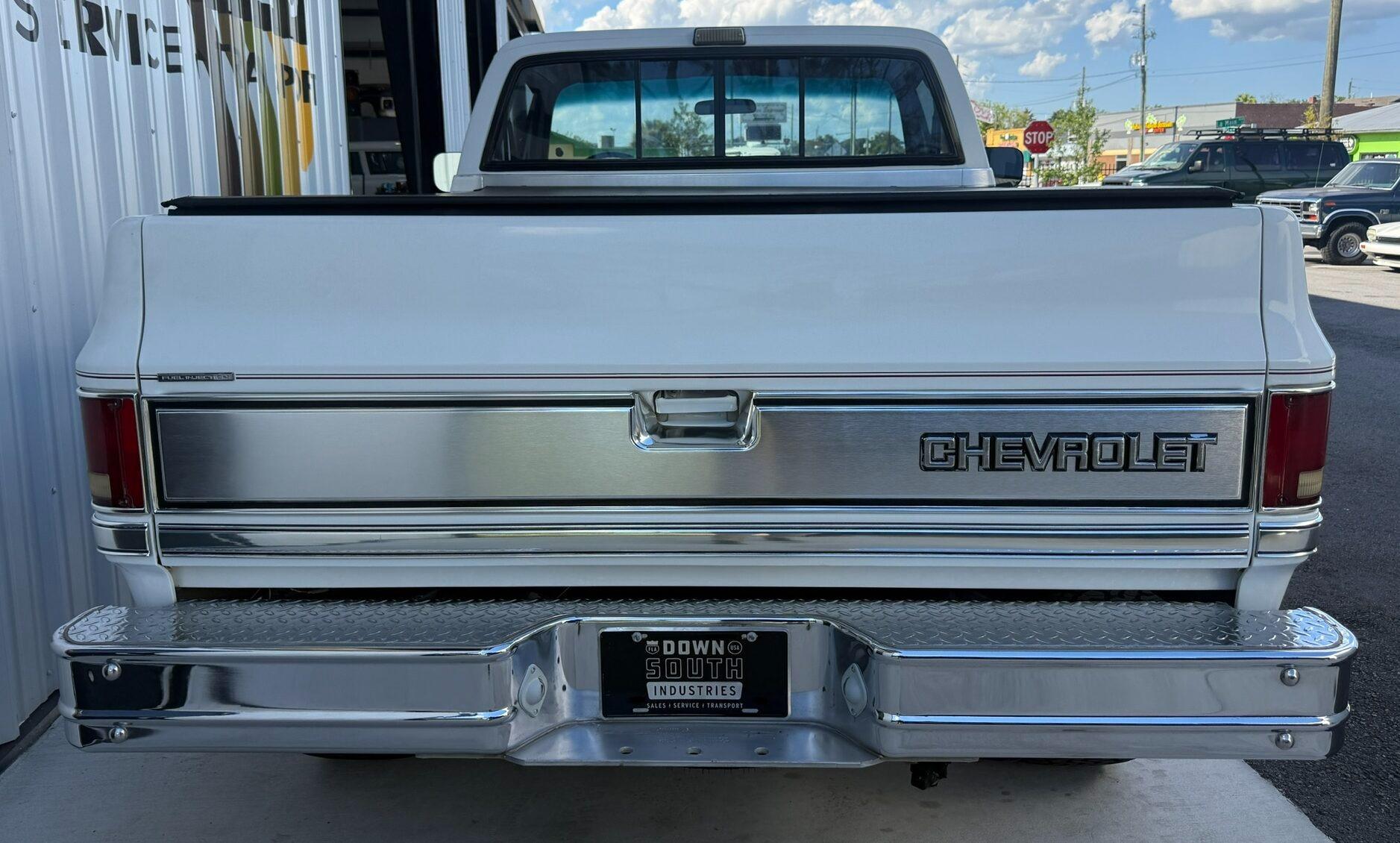 1987 Chevrolet Silverado V-10