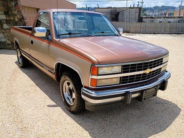 1990 Chevrolet C1500 Silverado - 2