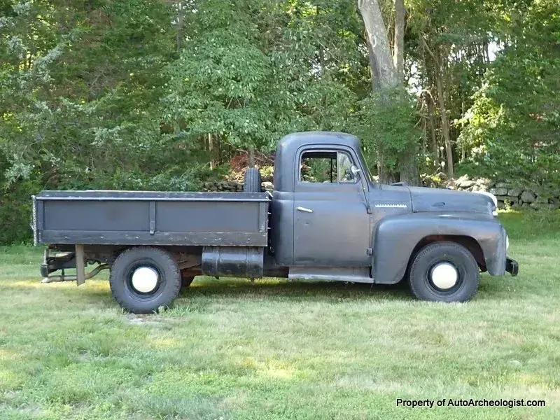 1952 International L120 Flatbed - 2