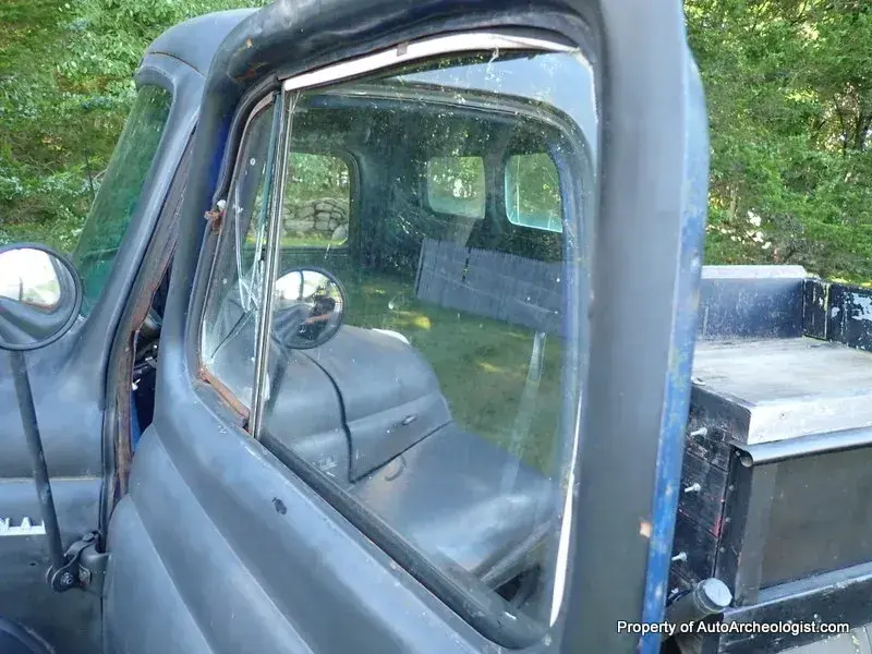 1952 International L120 Flatbed